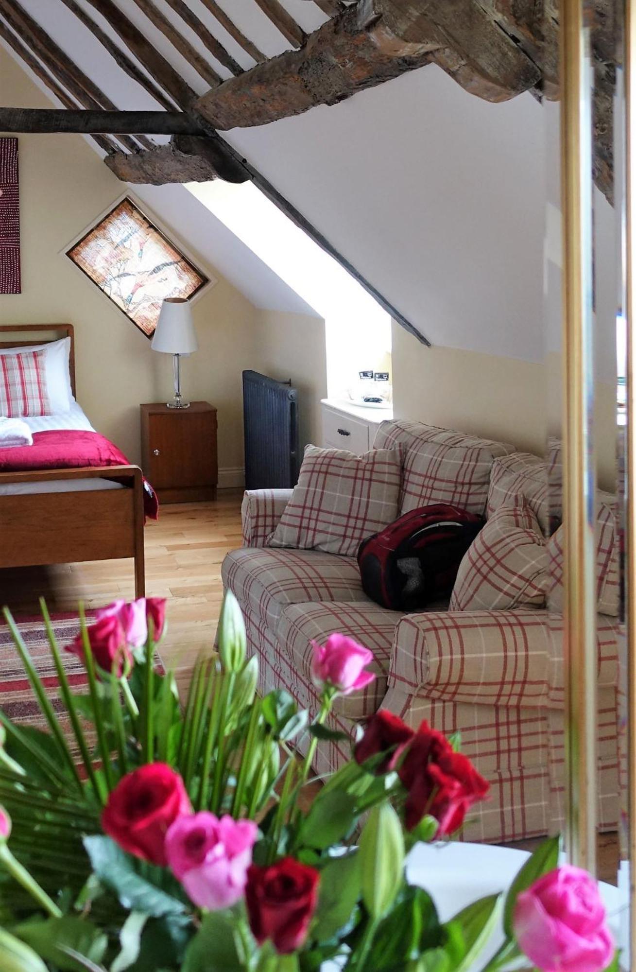 One Holyrood Hotel&Cafe Newport  Kamer foto