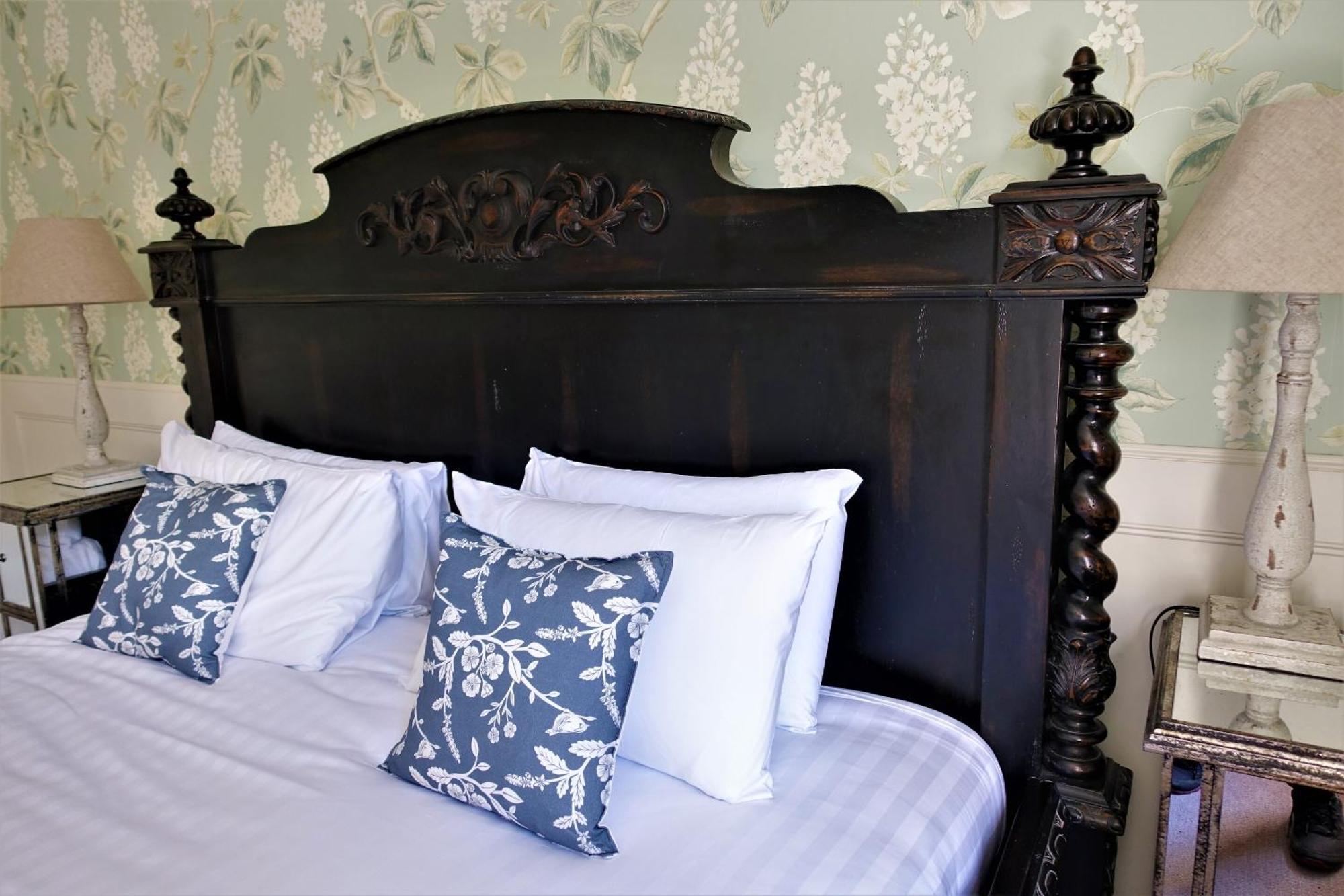 One Holyrood Hotel&Cafe Newport  Kamer foto