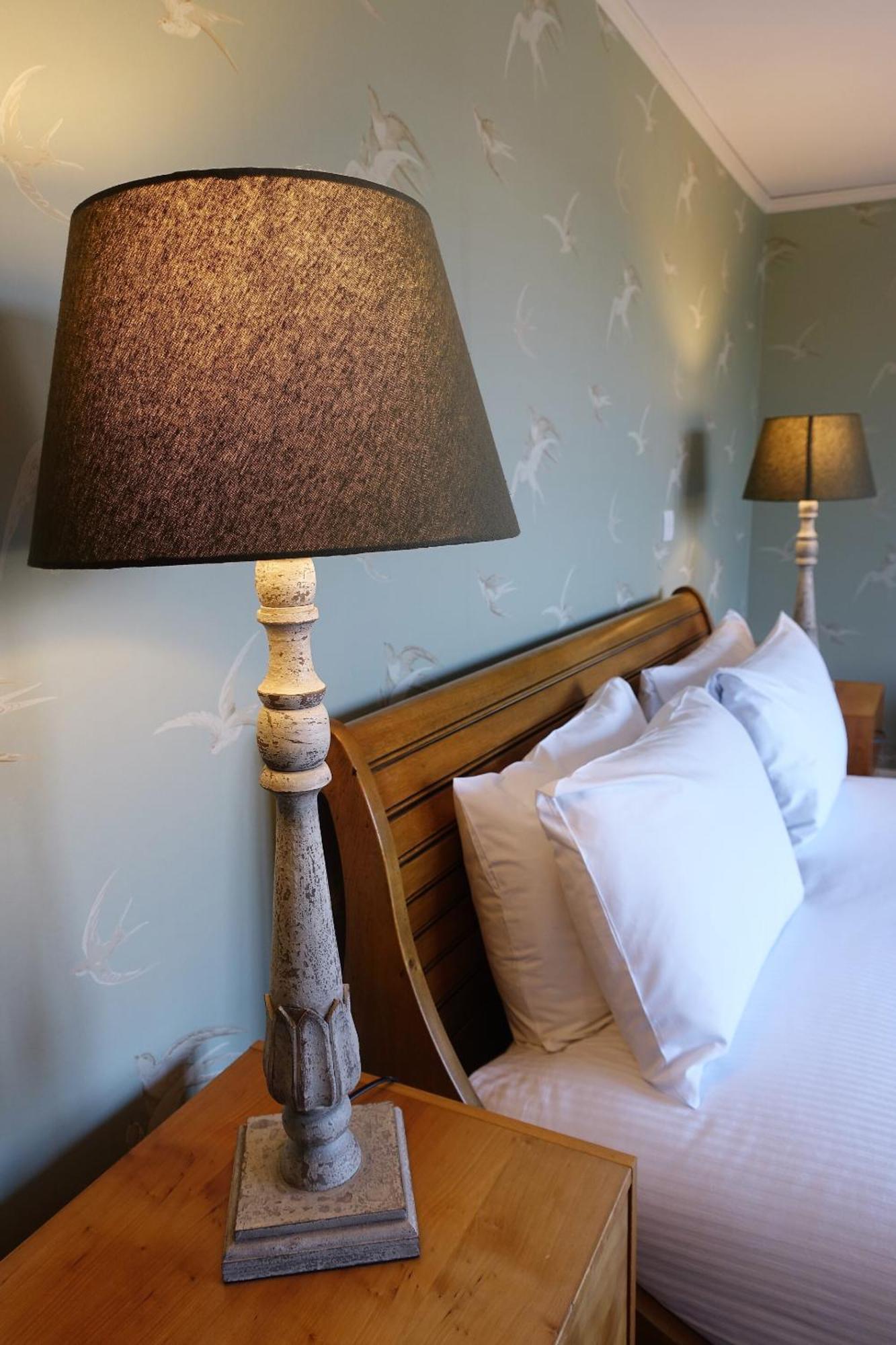 One Holyrood Hotel&Cafe Newport  Kamer foto
