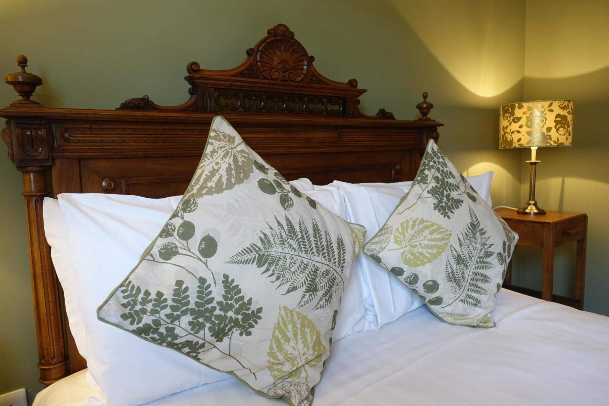 One Holyrood Hotel&Cafe Newport  Kamer foto